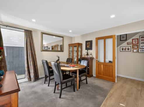 79 Holly Road, Saint Albans