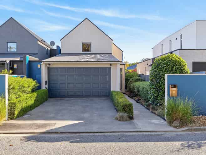 79 Holly Road, Saint Albans