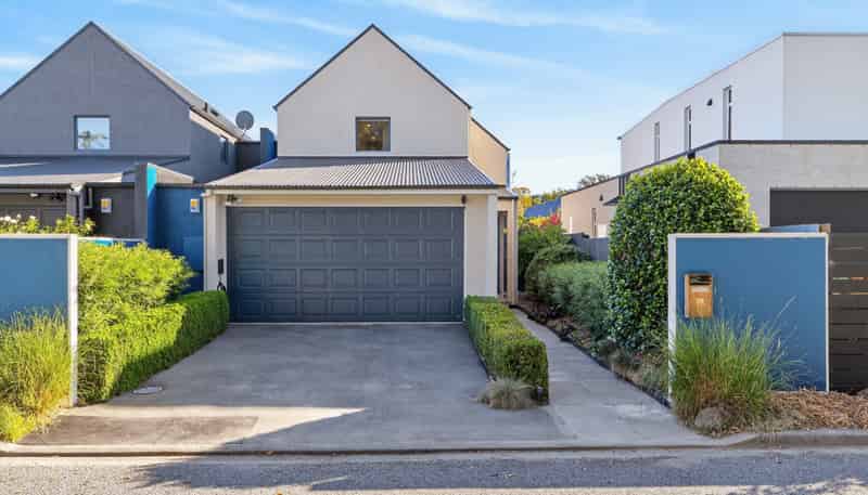 79 Holly Road, Saint Albans