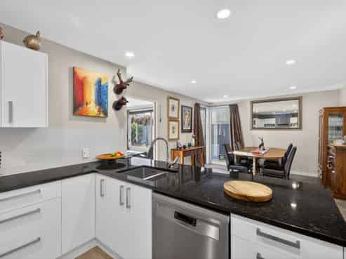 79 Holly Road, Saint Albans