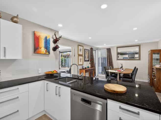 79 Holly Road, Saint Albans