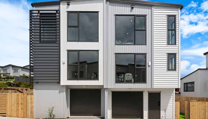 3 & 4/1088 Beach Road, Torbay