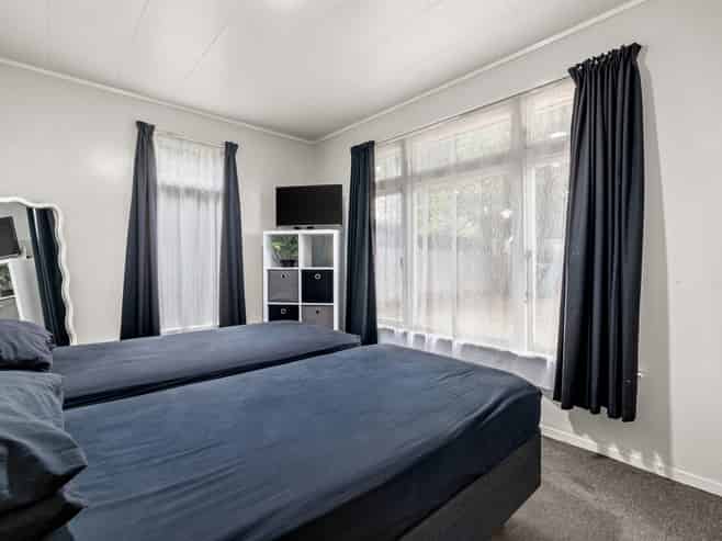 908 Rata Street, Mahora