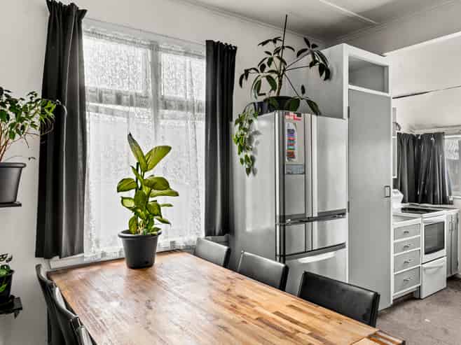 908 Rata Street, Mahora