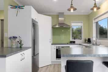 18 Rire Hau Lane, Pyes Pa