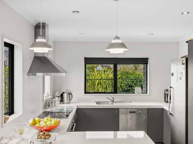 13 Missy Crescent, Pisa Moorings, Mount Pisa