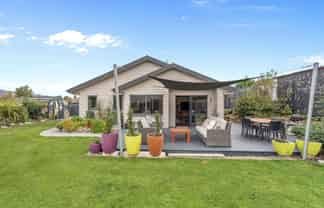 13 Missy Crescent, Pisa Moorings, Mount Pisa