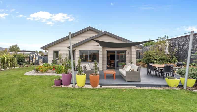 13 Missy Crescent, Pisa Moorings, Mount Pisa