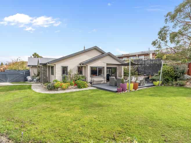 13 Missy Crescent, Pisa Moorings, Mount Pisa