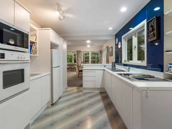 16 Mountain View Road, Western Springs