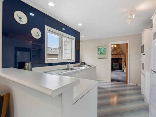 16 Mountain View Road, Western Springs