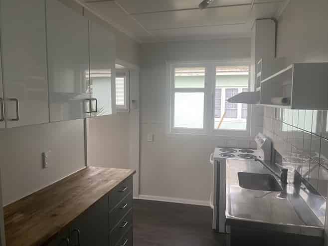 907 Tawa Street, Mahora