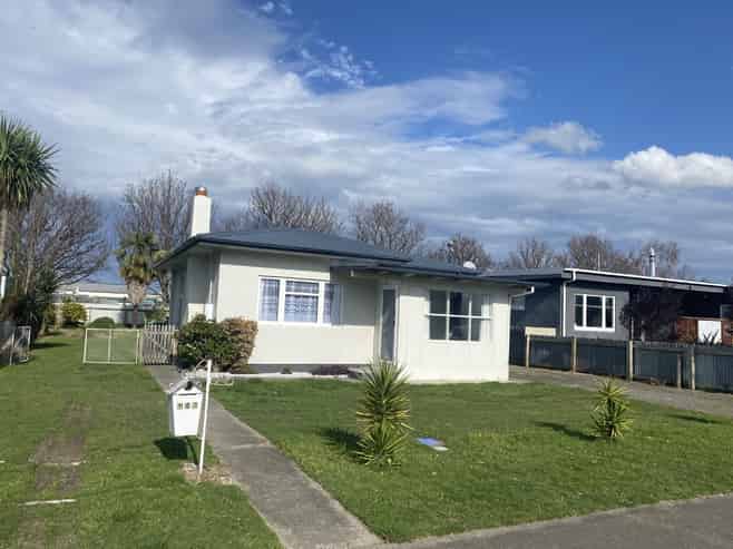 907 Tawa Street, Mahora