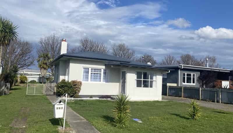 907 Tawa Street, Mahora