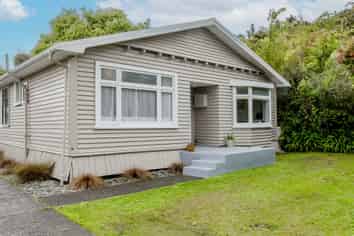 2 Sutherland Street, DUNOLLIE