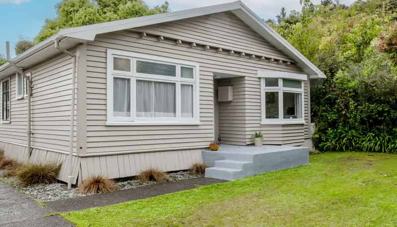 2 Sutherland Street, DUNOLLIE