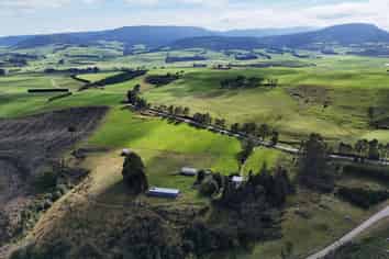 226 Mokoreta Tahakopa Road, Wyndham