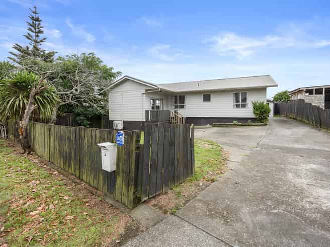 4 Aden Place, Clendon Park