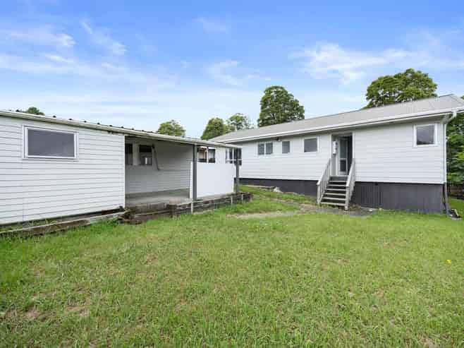 4 Aden Place, Clendon Park