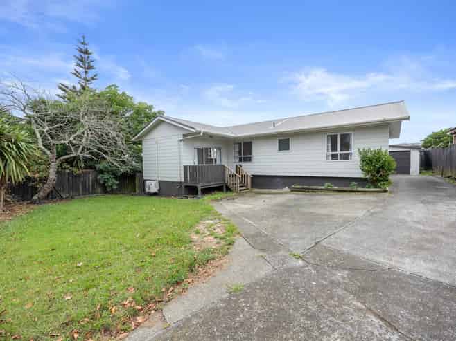 4 Aden Place, Clendon Park