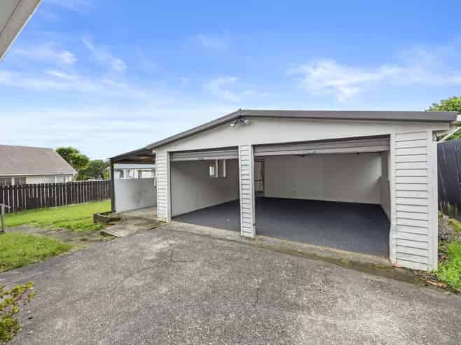 4 Aden Place, Clendon Park