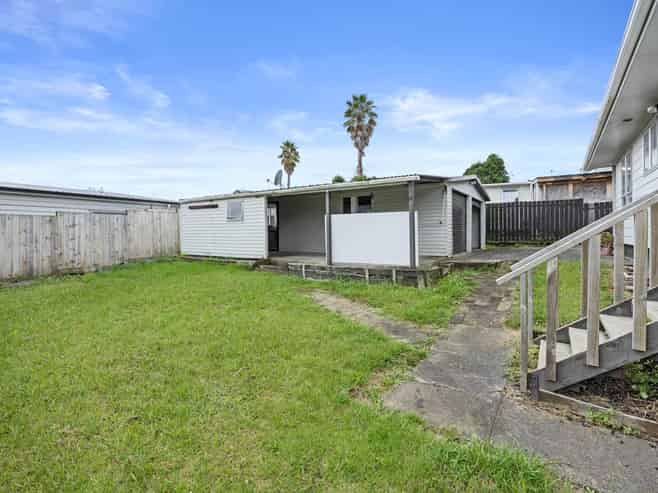 4 Aden Place, Clendon Park