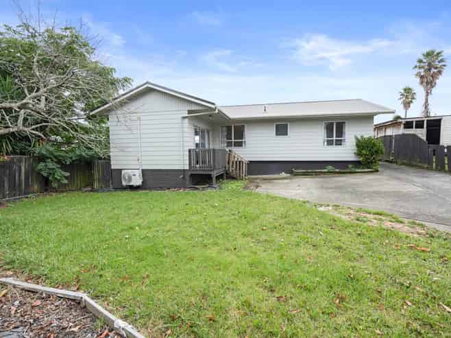 4 Aden Place, Clendon Park