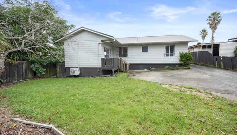 4 Aden Place, Clendon Park