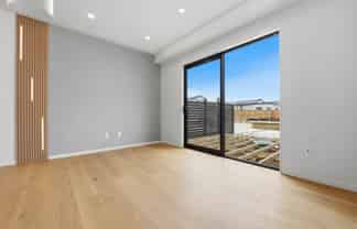 Unit 6/87 Otuwairoa Esplanade, Papakura