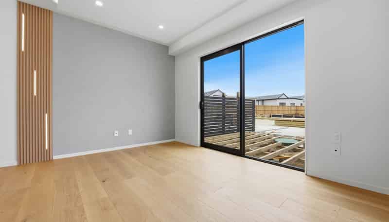 Unit 6/87 Otuwairoa Esplanade, Papakura