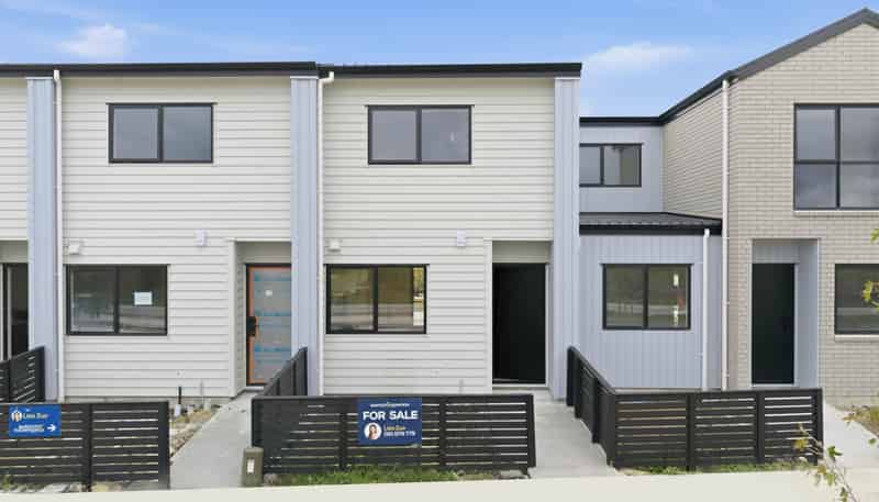 Unit 3/93 Otuwairoa Esplanade, Papakura