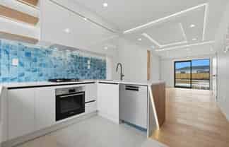 Unit 2/95 Otuwairoa Esplanade, Papakura