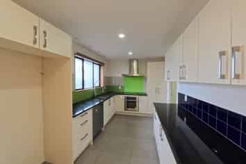 2/ Dominion Road, Mount Eden