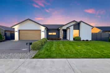 22 Verdeco Boulevard, Lincoln