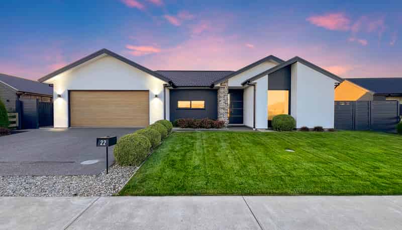 22 Verdeco Boulevard, Lincoln