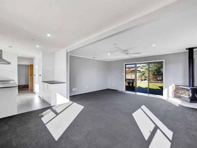 7 Swansea Road, Stratford