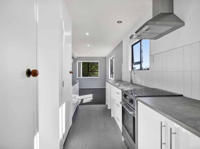 7 Swansea Road, Stratford