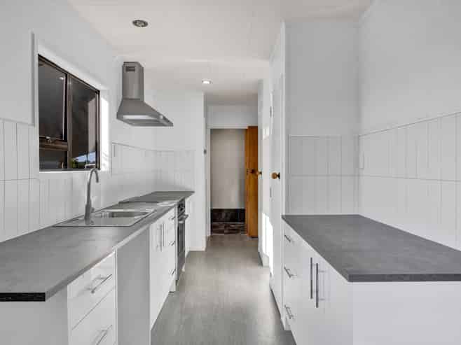 7 Swansea Road, Stratford