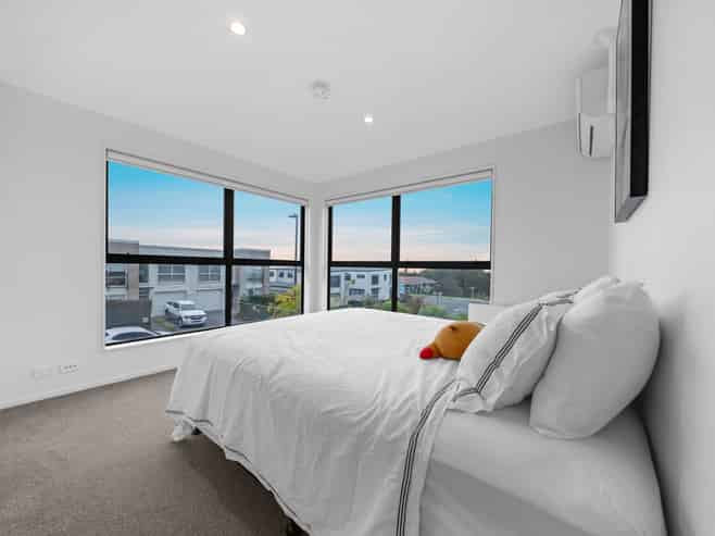 4 Matairangi Avenue, Totara Heights