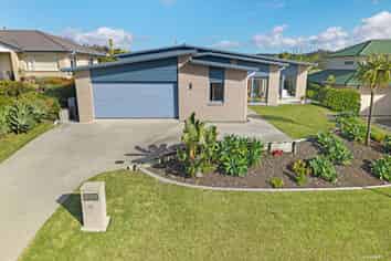 61 Roberta Crescent, Orewa