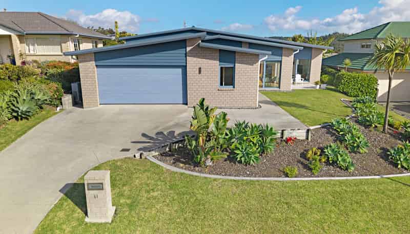 61 Roberta Crescent, Orewa