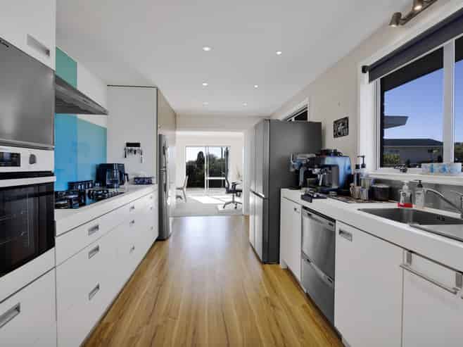 54 Cressida Avenue, Stratford