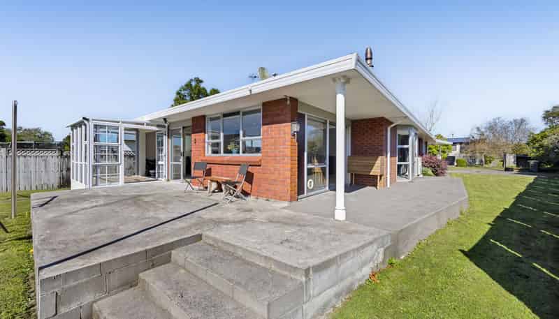 54 Cressida Avenue, Stratford