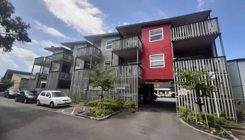 3/221-223 Dairy Flat Highway, Albany