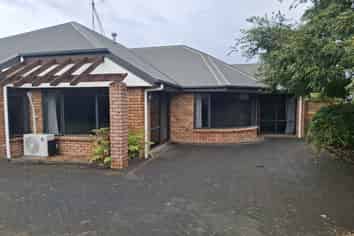 24 Oaklands Drive, Cambridge