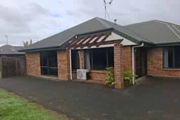 24 Oaklands Drive, Cambridge