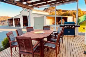 306 West Coast Road, Makarau