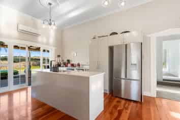 306 West Coast Road, Makarau