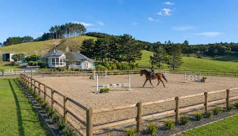 306 West Coast Road, Makarau