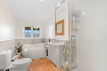 306 West Coast Road, Makarau